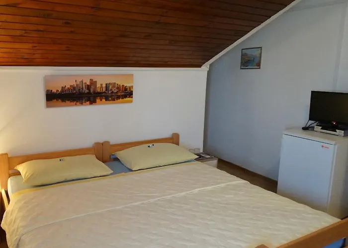 Pansion Belveder krevet i doručak Crikvenica